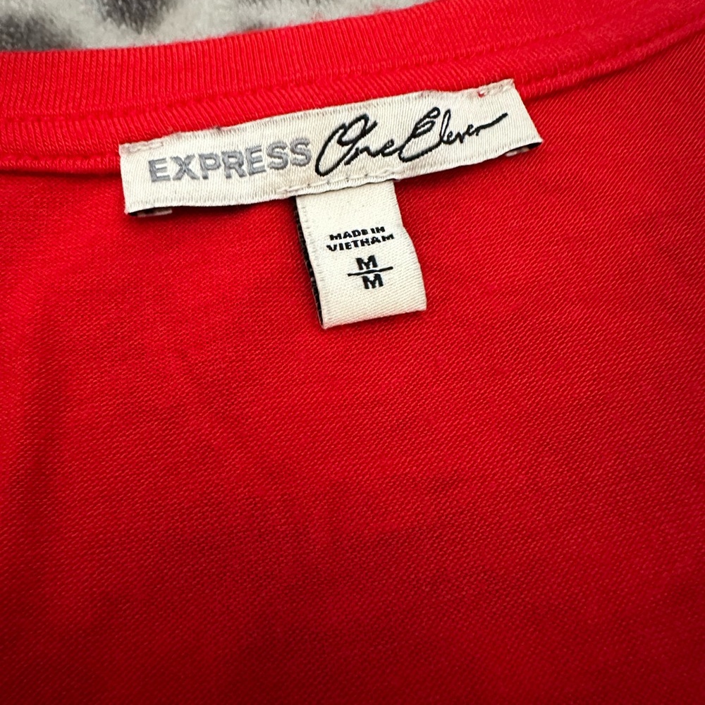 Express One Eleven Knot Front V-neck Top in Red Size Medium - Picture 7 of 12
